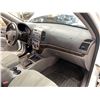 Image 38 : PARKSVILLE - 2012 HYUNDAI SANTA FE WHITE  197040 KMS - 111238-3
