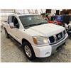 Image 9 : PARKSVILLE - 2006 NISSAN TITAN WHITE 199768 KMS - 525732-3