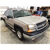 Image 16 : PARKSVILLE - 2004 CHEVROLET AVALANCHE GREY 219212 KMS - 311975-3