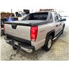 Image 20 : PARKSVILLE - 2004 CHEVROLET AVALANCHE GREY 219212 KMS - 311975-3