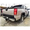 Image 7 : PARKSVILLE - 2004 CHEVROLET AVALANCHE GREY 219212 KMS - 311975-3