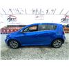 Image 23 : PARKSVILLE - 2017 CHEVROLET SONIC BLUE 100696 KMS - 159511-3
