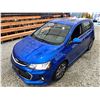 Image 4 : PARKSVILLE - 2017 CHEVROLET SONIC BLUE 100696 KMS - 159511-3