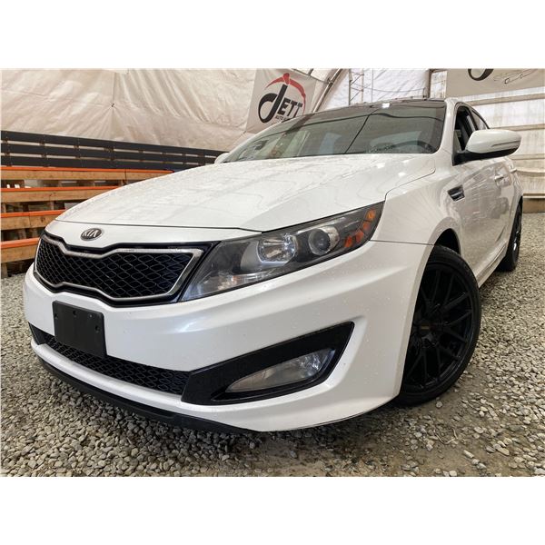 PARKSVILLE - 2013 KIA OPTIMA WHITE 228718 KMS - 325952-2
