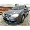 Image 2 : PARKSVILLE - 2006 VOLKSWAGEN JETTA GREY 261081 KMS - 617867-4