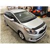 Image 10 : PARKSVILLE - 2014 KIA RONDO  SILVER 96805 KMS - 013335-4