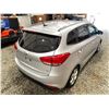 Image 16 : PARKSVILLE - 2014 KIA RONDO  SILVER 96805 KMS - 013335-4