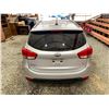 Image 19 : PARKSVILLE - 2014 KIA RONDO  SILVER 96805 KMS - 013335-4