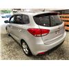 Image 21 : PARKSVILLE - 2014 KIA RONDO  SILVER 96805 KMS - 013335-4