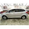 Image 23 : PARKSVILLE - 2014 KIA RONDO  SILVER 96805 KMS - 013335-4
