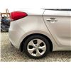 Image 27 : PARKSVILLE - 2014 KIA RONDO  SILVER 96805 KMS - 013335-4