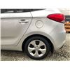 Image 29 : PARKSVILLE - 2014 KIA RONDO  SILVER 96805 KMS - 013335-4
