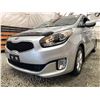 Image 2 : PARKSVILLE - 2014 KIA RONDO  SILVER 96805 KMS - 013335-4