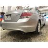 Image 14 : PARKSVILLE - 2010 HONDA ACCORD SILVER 281521 KMS - 501654-3