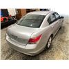 Image 16 : PARKSVILLE - 2010 HONDA ACCORD SILVER 281521 KMS - 501654-3
