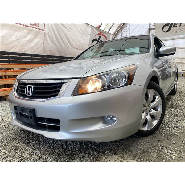 PARKSVILLE - 2010 HONDA ACCORD SILVER 281521 KMS - 501654-3