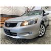Image 1 : PARKSVILLE - 2010 HONDA ACCORD SILVER 281521 KMS - 501654-3