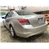 Image 20 : PARKSVILLE - 2010 HONDA ACCORD SILVER 281521 KMS - 501654-3