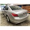 Image 21 : PARKSVILLE - 2010 HONDA ACCORD SILVER 281521 KMS - 501654-3