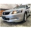 Image 2 : PARKSVILLE - 2010 HONDA ACCORD SILVER 281521 KMS - 501654-3