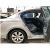Image 40 : PARKSVILLE - 2010 HONDA ACCORD SILVER 281521 KMS - 501654-3