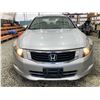 Image 6 : PARKSVILLE - 2010 HONDA ACCORD SILVER 281521 KMS - 501654-3