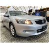 Image 8 : PARKSVILLE - 2010 HONDA ACCORD SILVER 281521 KMS - 501654-3