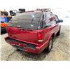 Image 15 : PARKSVILLE - 2005 CHEVROLET BLAZER RED 179520 KMS - 120067-2