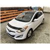 Image 4 : PARKSVILLE - 2014 HYUNDAI ELANTRA WHITE 200493 KMS - 172736-3