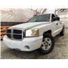 Image 1 : PARKSVILLE - 2005 DODGE DAKOTA WHITE 196672 KMS - 136563-2