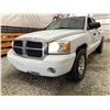 Image 2 : PARKSVILLE - 2005 DODGE DAKOTA WHITE 196672 KMS - 136563-2