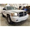 Image 8 : PARKSVILLE - 2005 DODGE DAKOTA WHITE 196672 KMS - 136563-2
