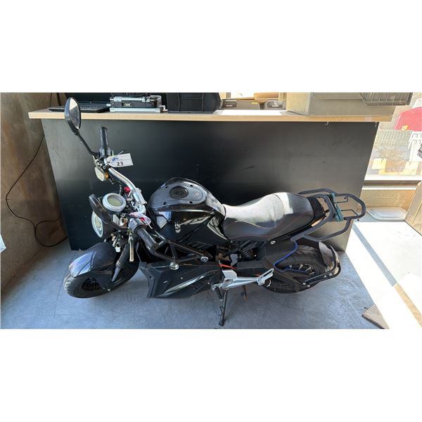 BLACK ARMADA COMMANDER SPORT-STYLE HEAVY-FRAME HIGH-OUTPUT ELECTRIC MOTORBIKE
