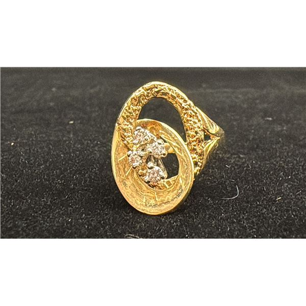 APPROX 14K LADIES RING SET WITH DIAMONDS (.04CT, 5.5G)