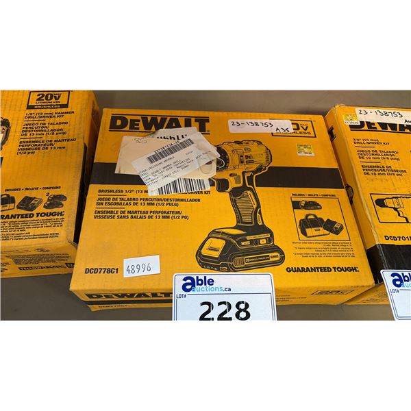 DEWALT 20V MAX CORDLESS DRILL/DRIVER KIT