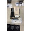 Image 1 : 2 ULTRA COMFORT FLAWLESS FOUNDATIONS AND A HEALTHY GLOW FOUNDATION
