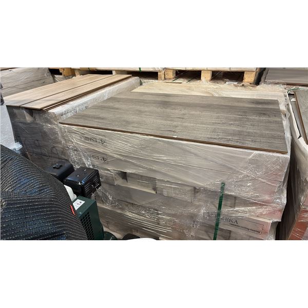 823.68 SQFT OF LAMINATE FLOORING 32 BOXES DARK WEATHERED CHARCOAL MDL:NA761 10/BX 25.74 SQFT