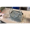 Image 1 : GREY LEATHER HAND BAG