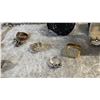 Image 2 : BAG OF JEWELRY AND WATCHES
