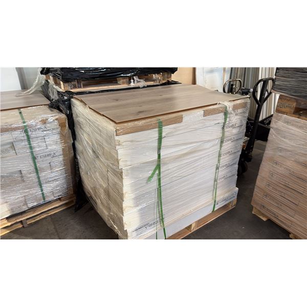 624.52 SQFT OF LAMINATE FLOORING 26 BOXES DRIFTWOOD OAK DESIGN MDL:BM344 10/BX 24.02 SQFT