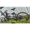 Image 5 : Raleigh Transfer Black Mountain Bike