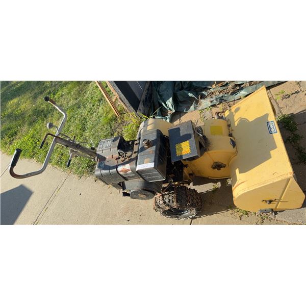 Bobcat SnoThrow Snowblower 7HP Briggs & Stratton