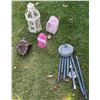 Image 1 : Lot: Lanterns and Metal Wind Chime