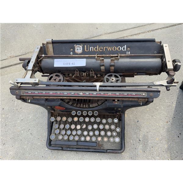 Underwood Typewriter by United Typewriter Co.