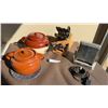 Image 1 : Kitchen Lot: Calphalon Knives, Toaster, Crocks