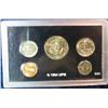 Image 2 : 881. 1979 U.S. Coin Set. 5 Pc. BU in hard plastic case as issued by Bank.