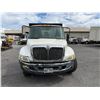 Image 2 : 2005 International 4300 DT466 Truck w/ Liftgate, 239869 Miles, 401TSZ (Starts & Runs)