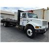 Image 1 : 2002 International Truck w/ Liftgate, 235885 Miles, Lic. 331TSD (No Title) (Starts & Runs)