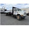 Image 4 : 1998 International 4900 Flatbed Truck (252"L), 211268 Miles, Lic. 442TTV (Starts & Runs)