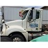 Image 2 : 2004 Freightliner Truck Tractor, Lic. 493MDH (For Parts - Needs New Engine)